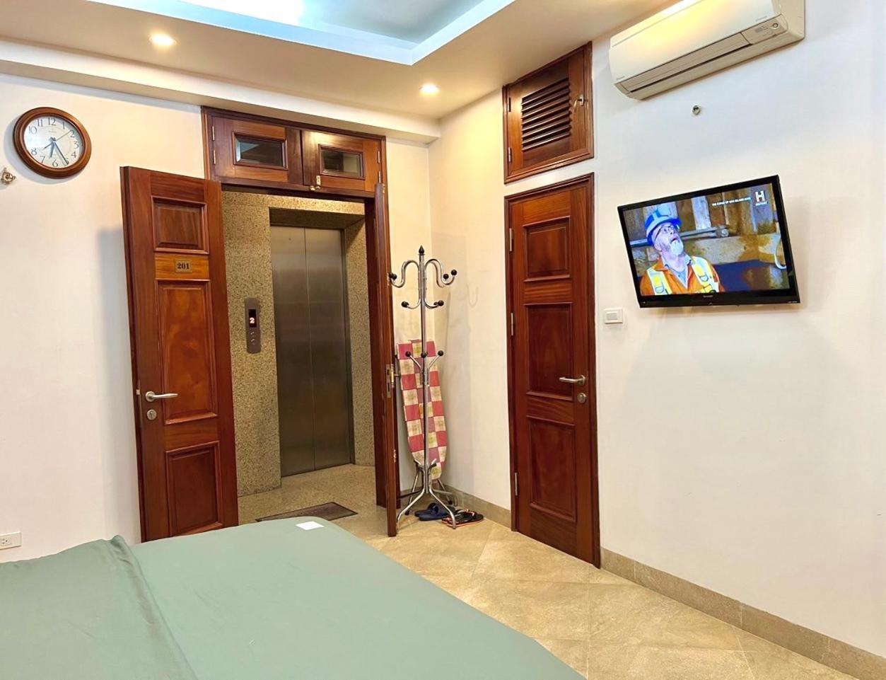 Serviced Apartment Next To The Hanoi Opera House Can Ho Day Du Tien Nghi Co Thang May Ngay Gan Nha Hat Lon Екстериор снимка